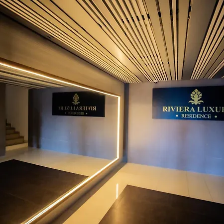 Red Riviera Suite&lake Апартаменти