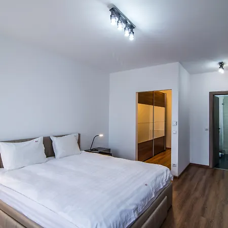 Red Riviera Suite&lake Cluj-Napoca