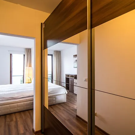 Red Riviera Suite&lake * Cluj-Napoca