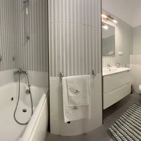 Apartamento Red Riviera Suite&lake Cluj-Napoca