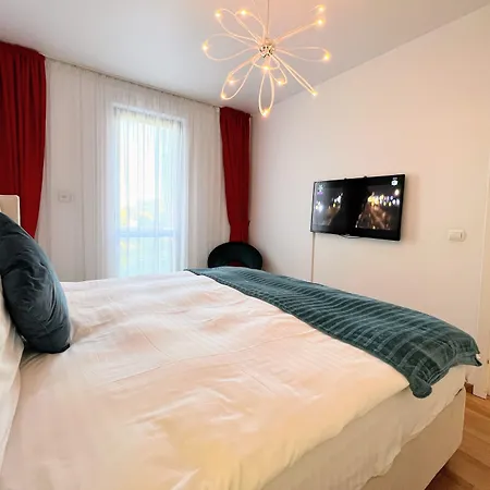 Red Riviera Suite&lake * Cluj-Napoca