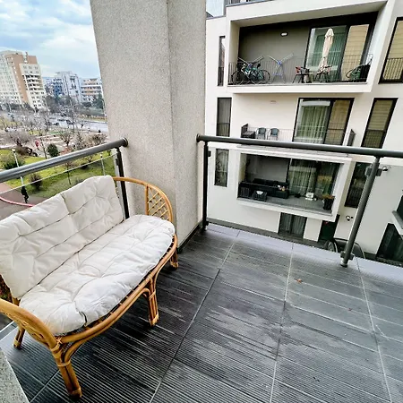 Red Riviera Suite&lake