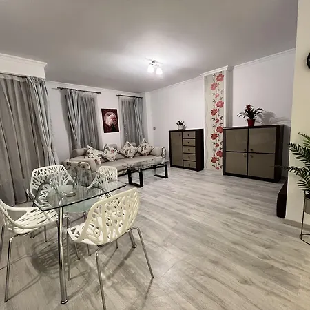 Red Riviera Suite&lake