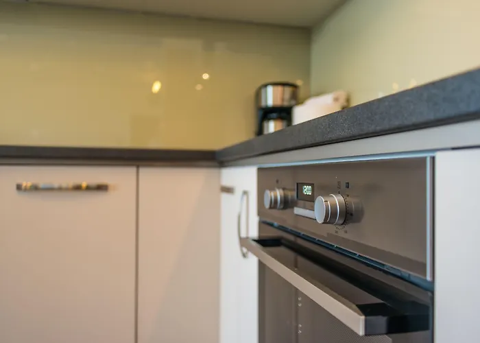 Red Riviera Suite&lake