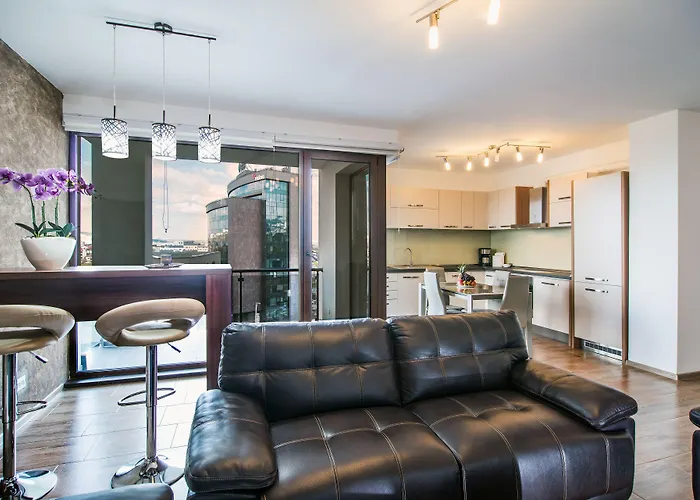 Red Riviera Suite&lake