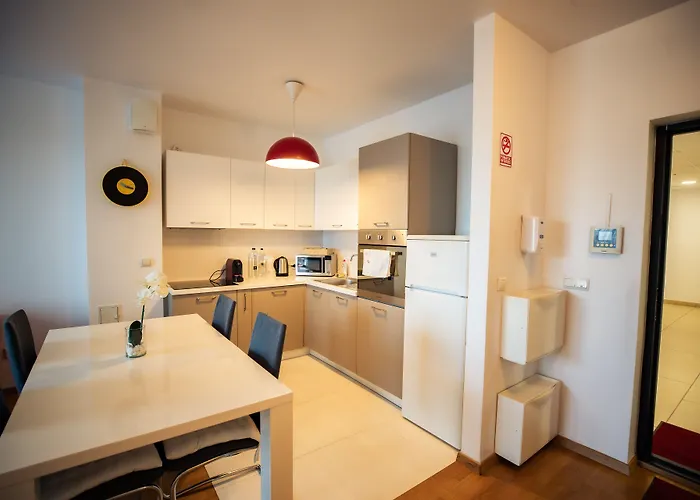 Red Riviera Suite&lake Apartament *